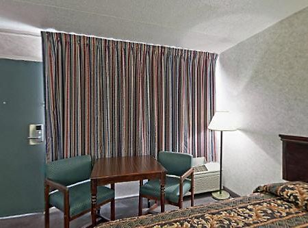 America'S Best Value Inn & Suites - Memphis/Graceland Δωμάτιο φωτογραφία