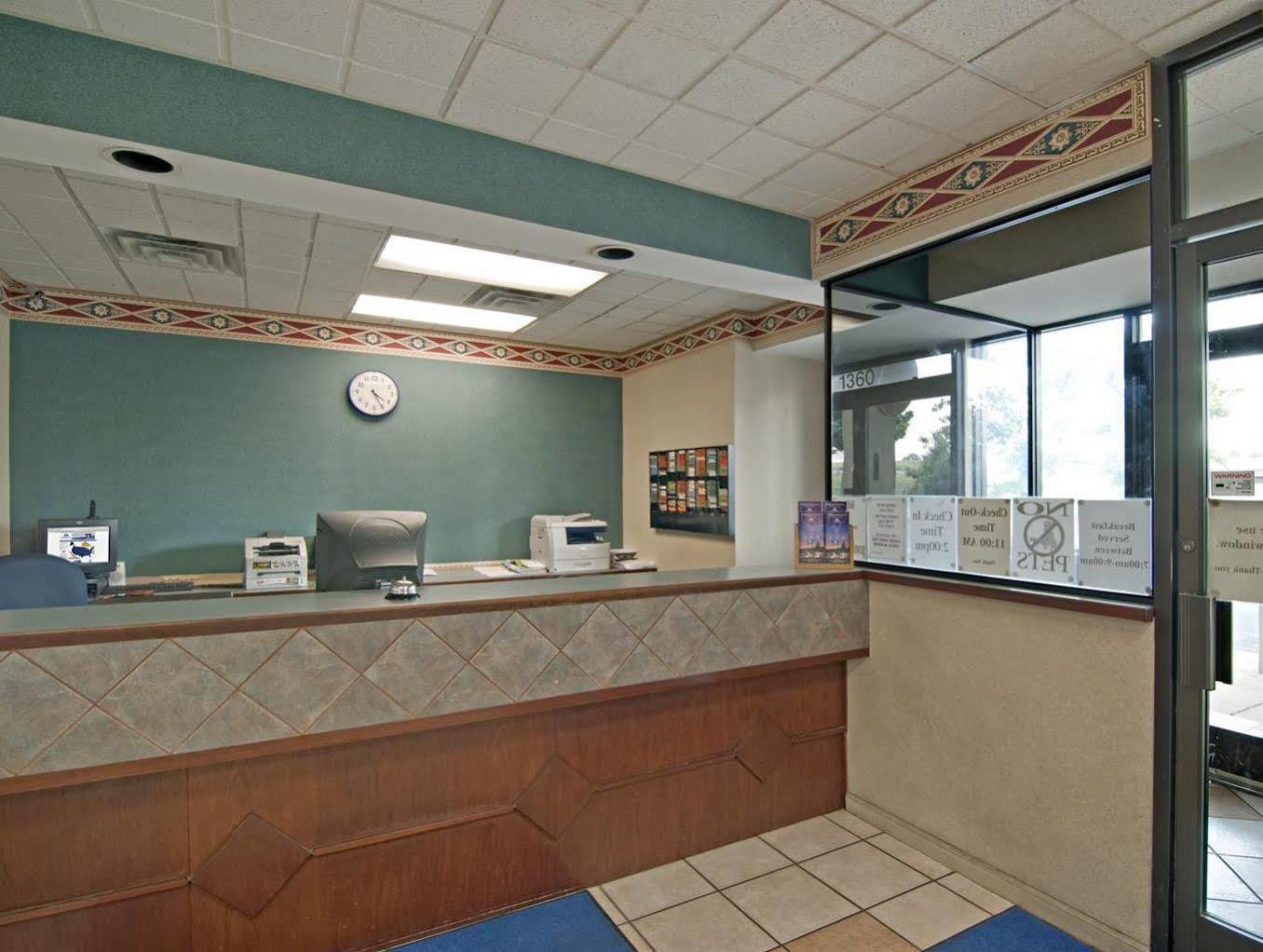 America'S Best Value Inn & Suites - Memphis/Graceland Εξωτερικό φωτογραφία